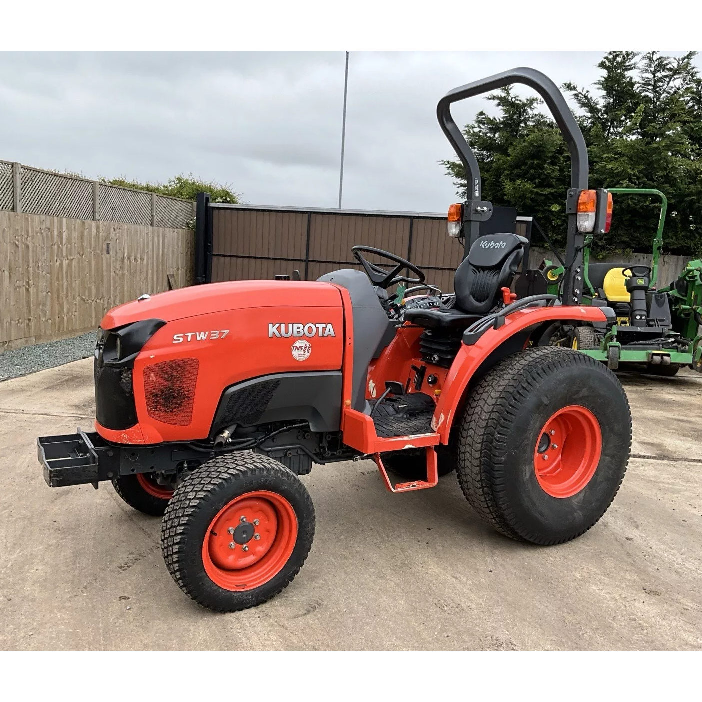 2017 KUBOTA STW37 4WD 40HP COMPACT TRACTOR